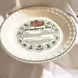 Vintage Royal China Jeannette Co. Deep Dish Strawberry Pie Bake N Serve USA Gift